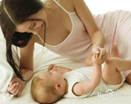 一岁内宝宝喂奶参考指南 新生宝宝喂奶需注意